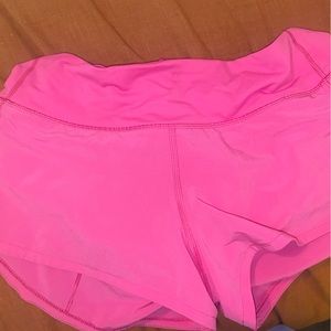 Lulu shorts 2.5’ size 4